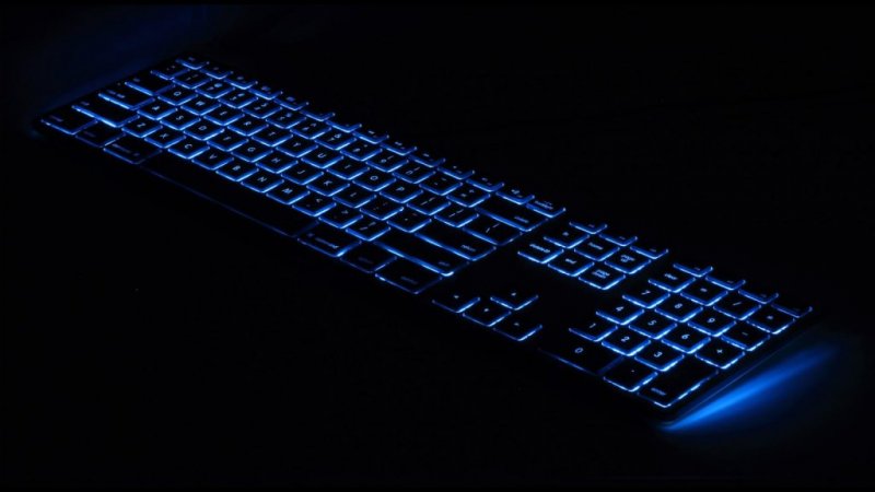 matias-rgb-backlit-wired-aluminum-keyboard-for-mac-blue-1024x576.jpg